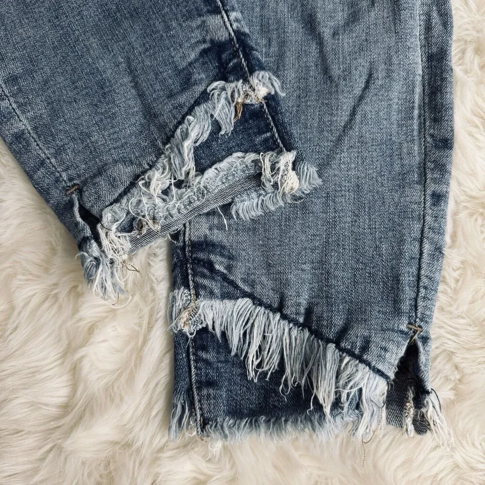 KanCan Ankle Capri Jeans 9/28 (27x25.5) Blue Distressed Super Stretch Juniors